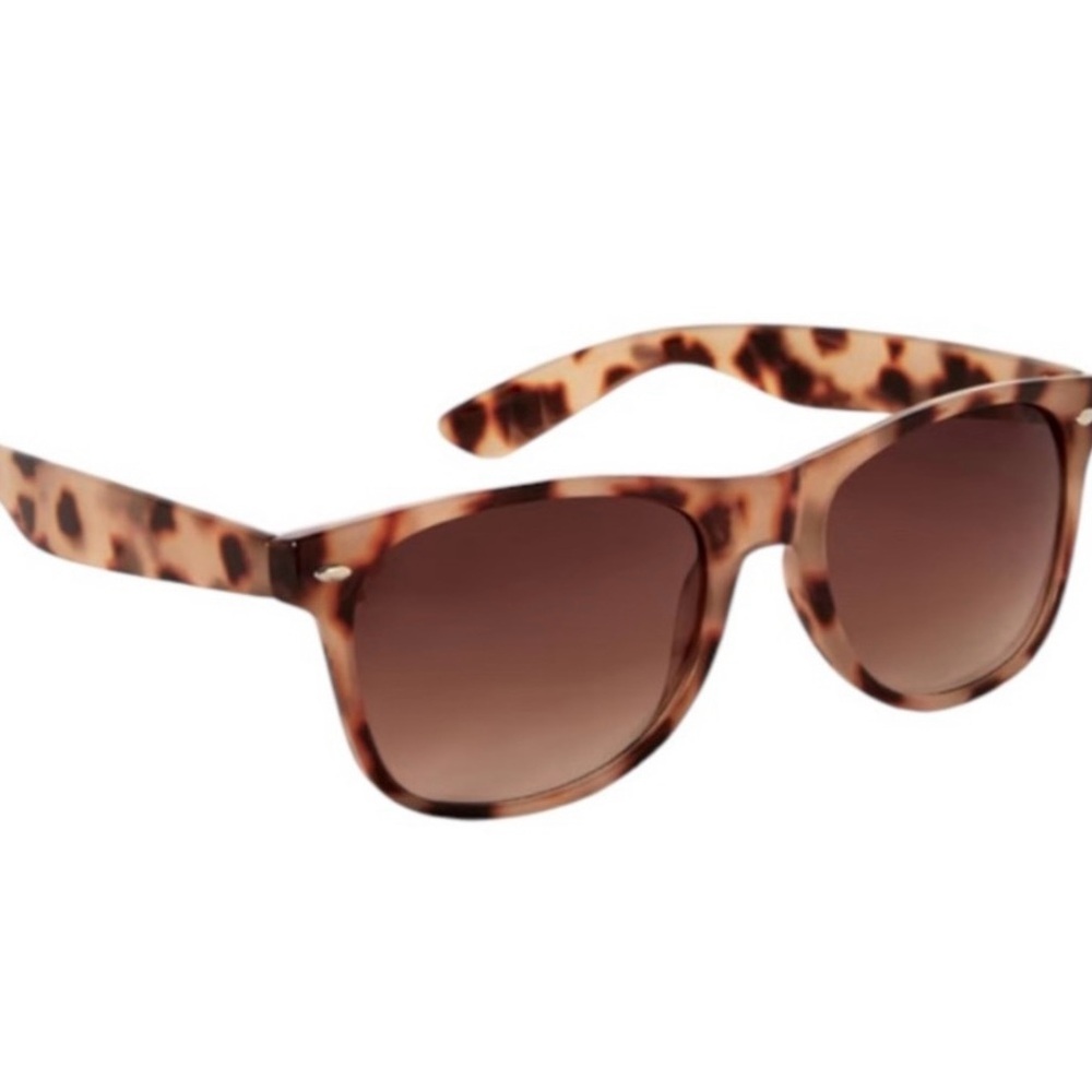 NWT leopard print sunglasses